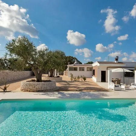 Villa In For 6 People Bari