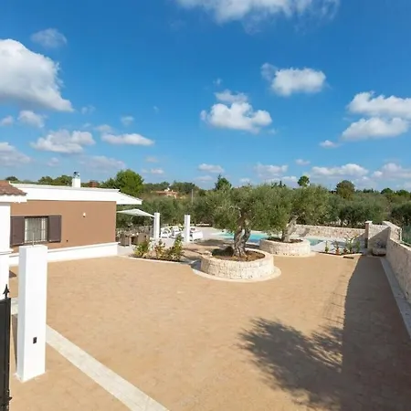 In For 6 People Villa